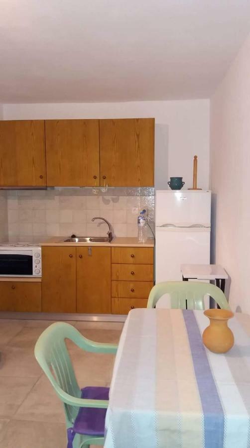 Pogonitsa Lägenhet Kotronion  Exteriör bild