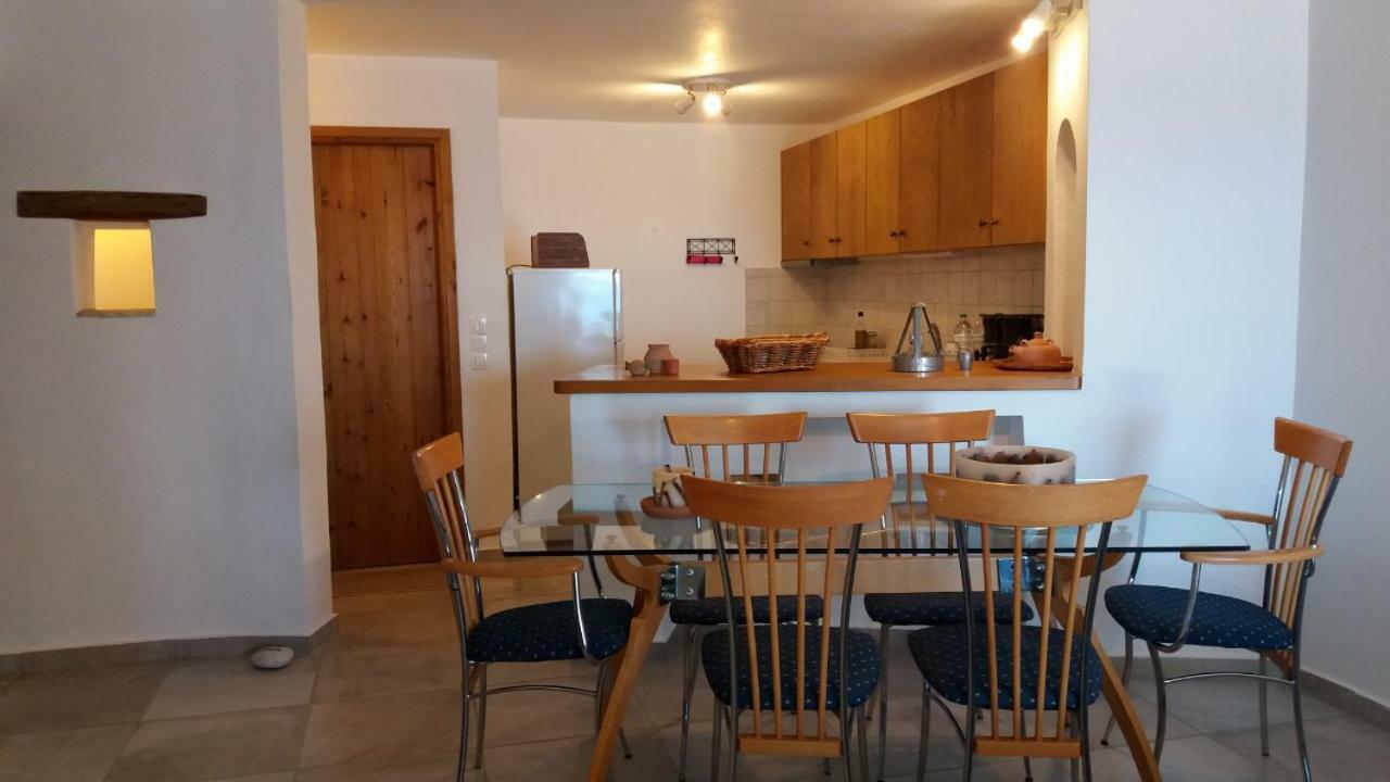 Pogonitsa Lägenhet Kotronion  Exteriör bild